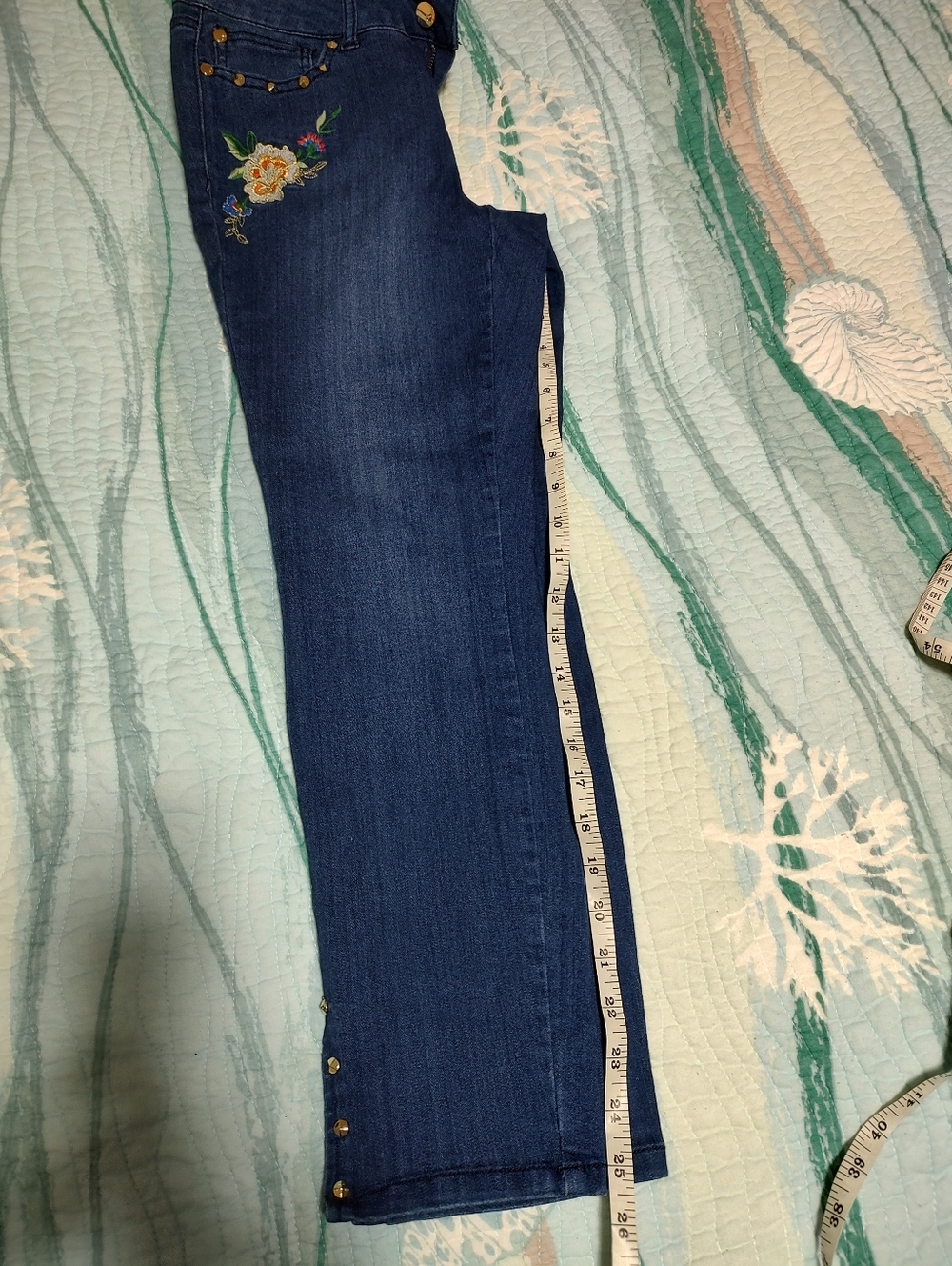 Thalia Sodi Embroidery ankle jeans - Picture 9 of 11
